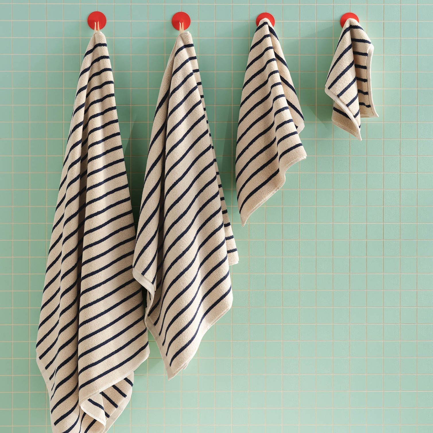 Super-Plush Set of 4 Bath Towel Bundle F8