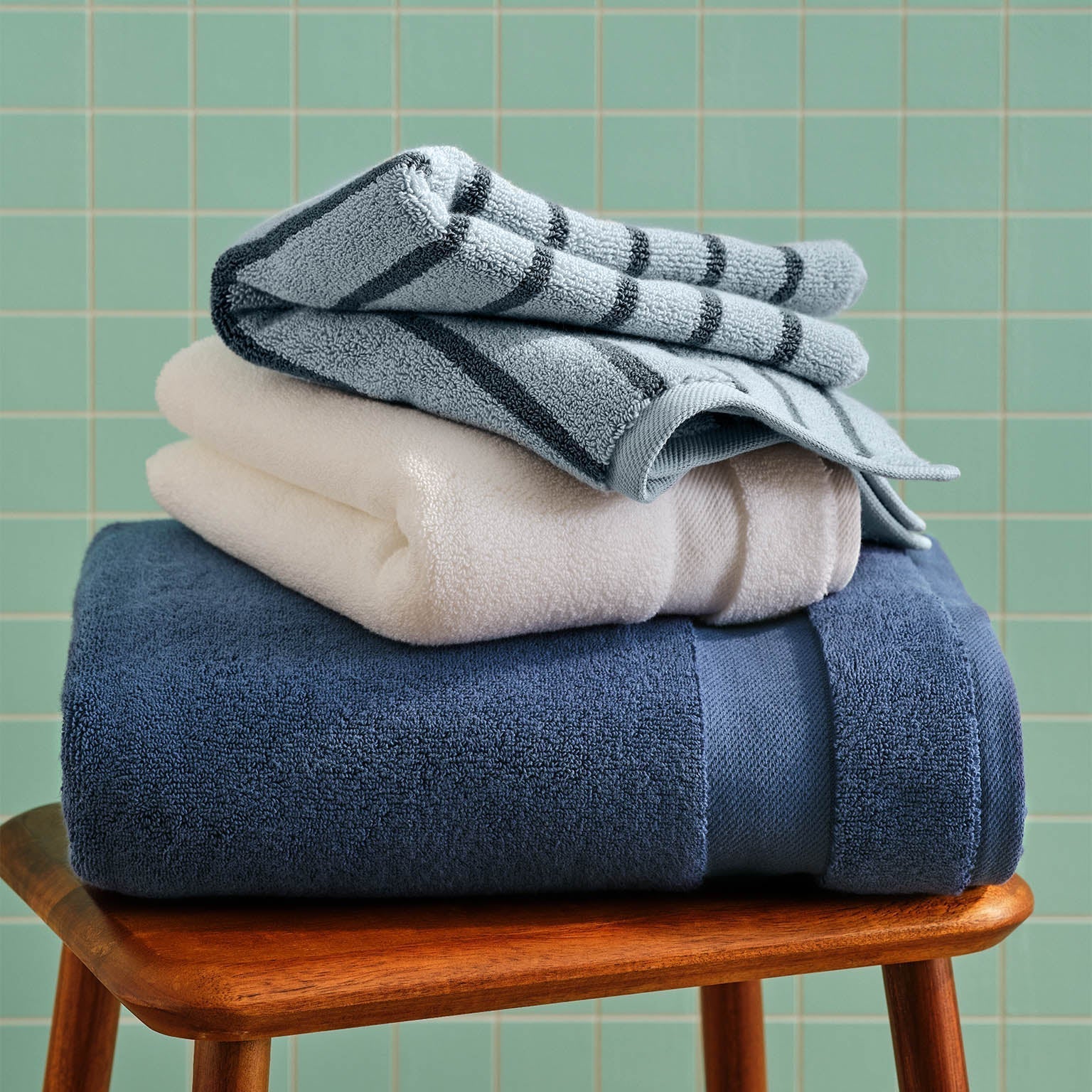 Super-Plush Set of 4 Bath Towel Bundle F8